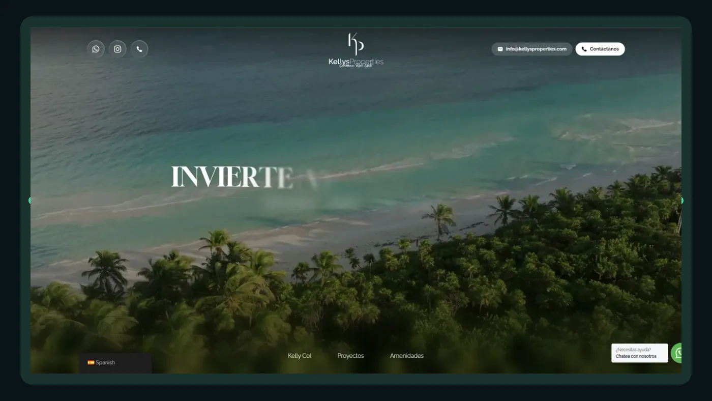 Página de Kellys Properties con una imagen de la costa y presentación de su oferta inmobiliaria.